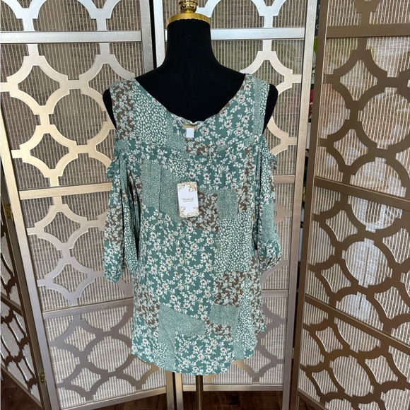 NWT | Suzanne Betro | Sage Floral Patchwork Cold-Shoulder Tunic | Small - Picture 3 of 8